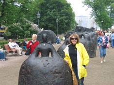 Manolo Valdes' Las Meninas in Helsinki Park, June 2007